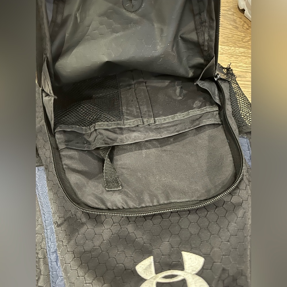 Under Armour backpack - Picture 6 of 6
